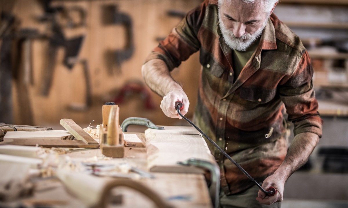 What Is the Difference Between a Draw Knife and a Hand Saw? - Woodsmith  Guides