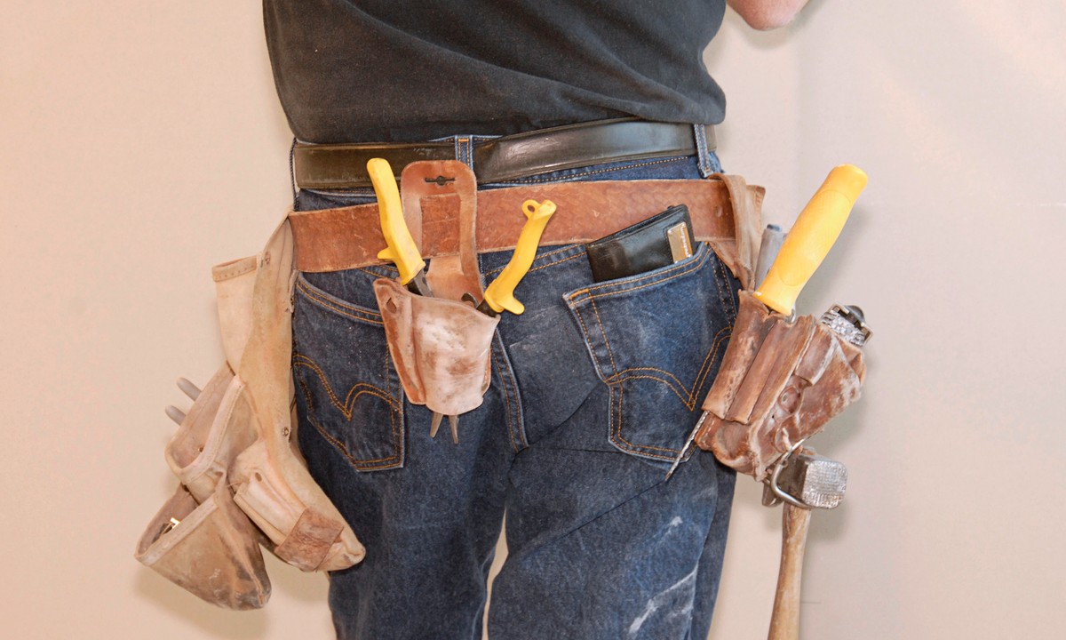 Do Pros Really Wear Tool Belts When Working On Projects? | Woodsmith
