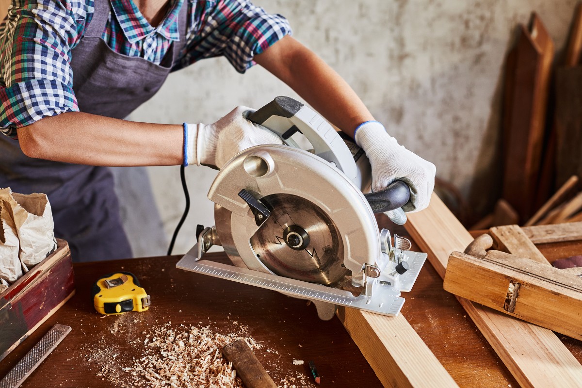 How to select a rotary saw