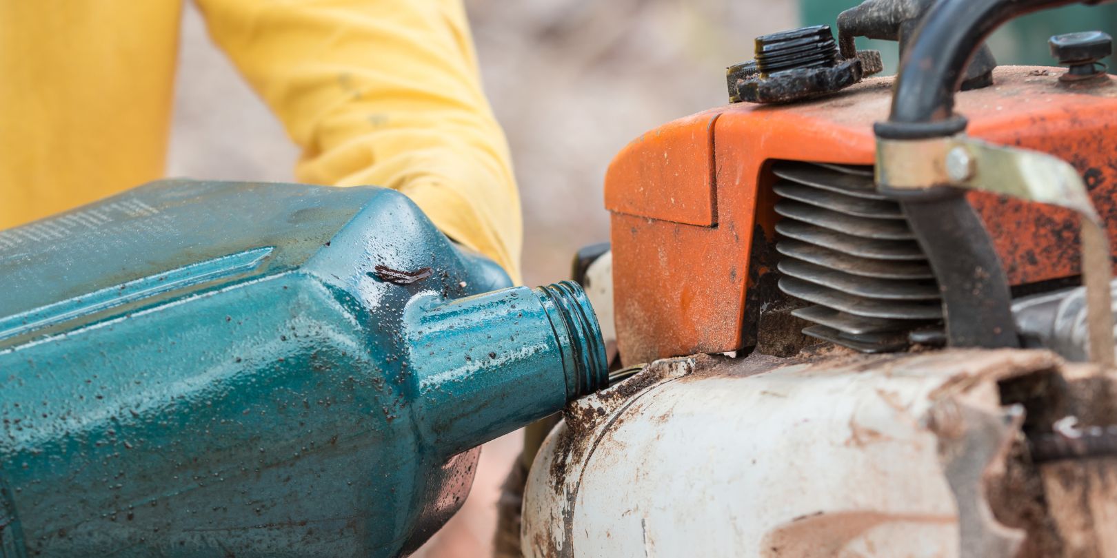 What is Chainsaw Oil & Why Do You Need It? Tutorial from Gardening Products  Review