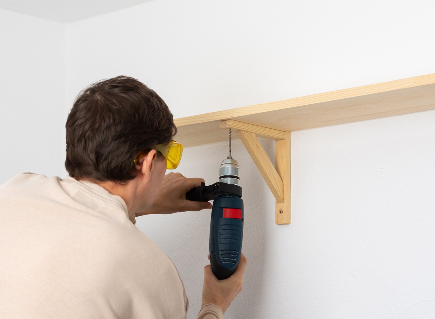 DIY Built-in Wall Shelves: How the Experts Build Them